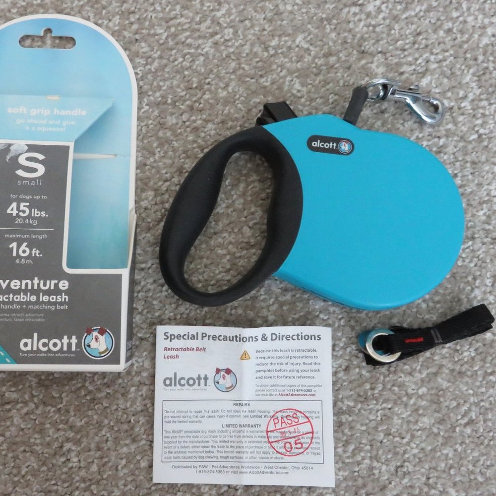 Like New Alcott Adventure Retractable Dog Leash  - Small - Picture 3 of 11